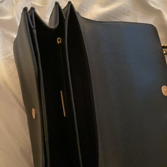 Tory Burch LARGE Britten Adjustable Bag - Picture 8 of 11